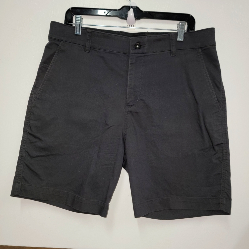 #448 Nike Black Flat Front Shorts Casual Style Size 34Wx7L